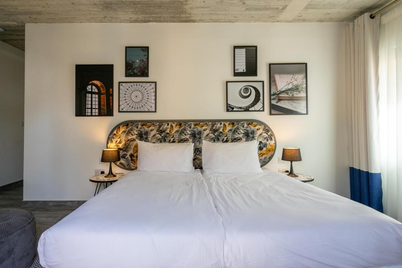 Lady Todd Hotel 3*
