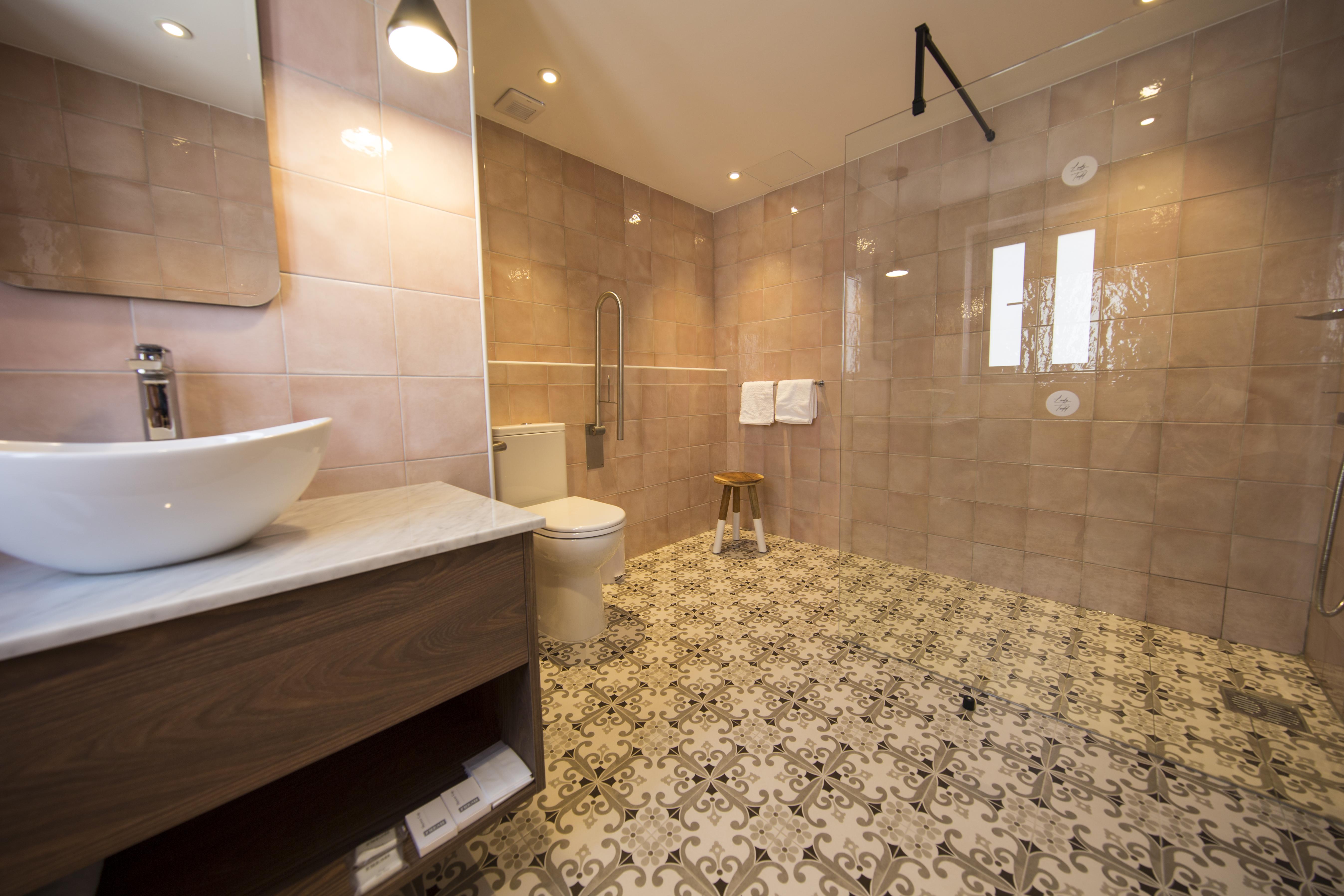 Lady Todd Hotel 3*